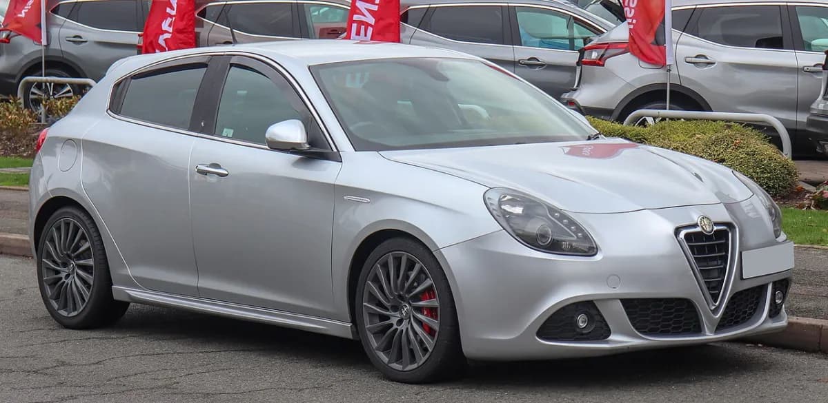 Alfa Romeo Giulietta 940 (2010-2020) önden görünüm