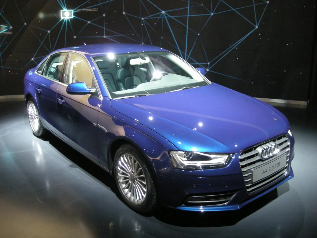 Audi A4 B8 (2008-2015) önden görünüm