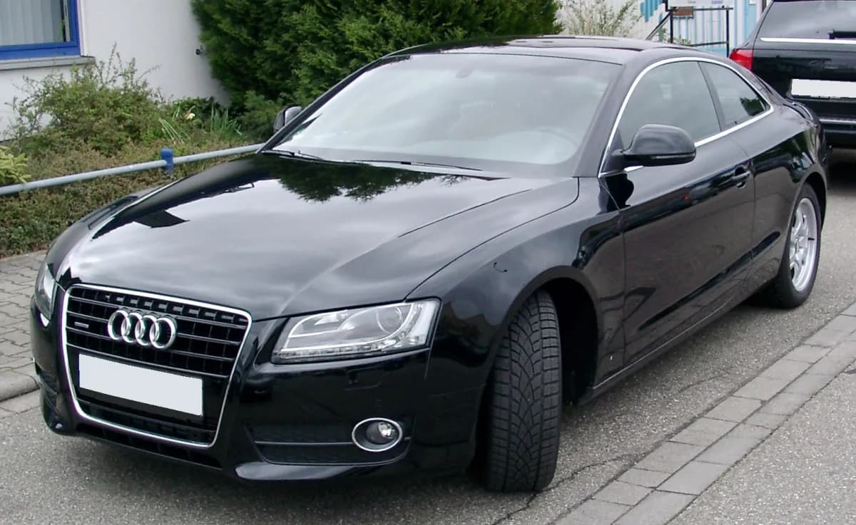 Audi A5 B8 (2007-2016) önden görünüm