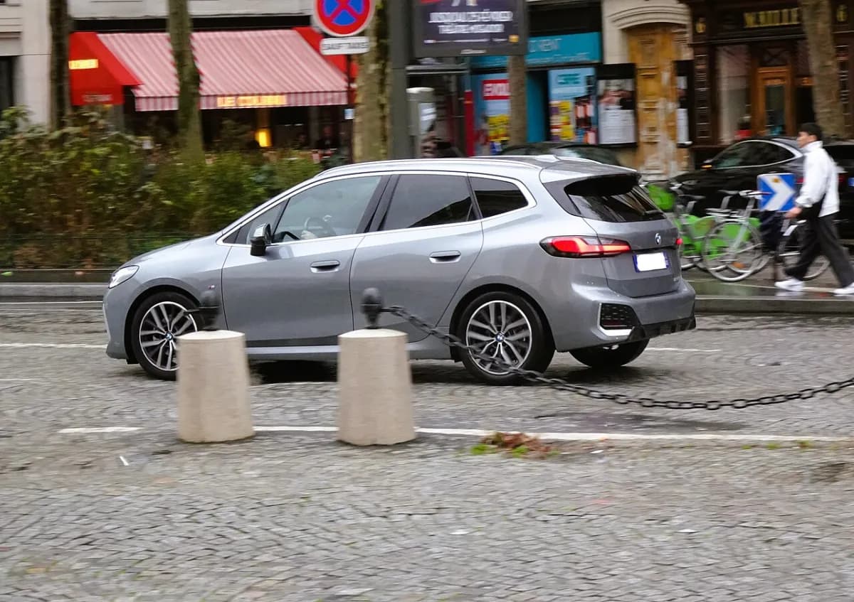 BMW 2 Serisi U06 Active Tourer (2022-) önden görünüm