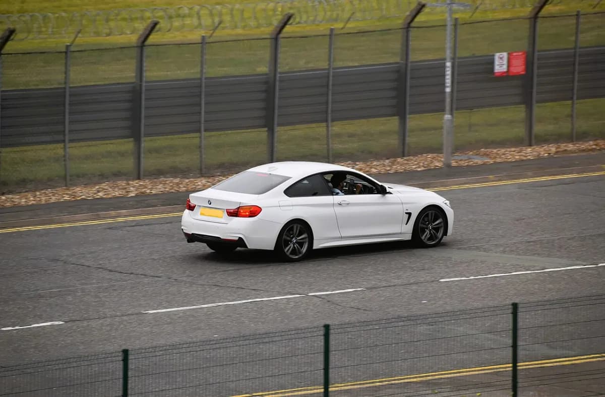 BMW 4 Serisi F32 (2013-2020) önden görünüm
