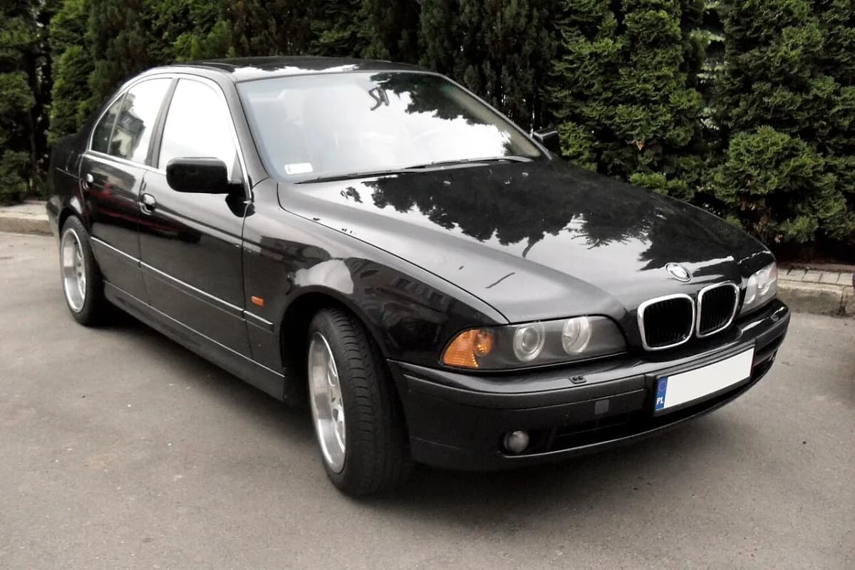 BMW 5 Serisi E39 (1995-2003) önden görünüm