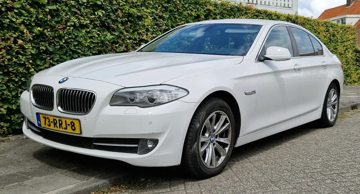 BMW 5 Serisi F10 (2010-2016) önden görünüm