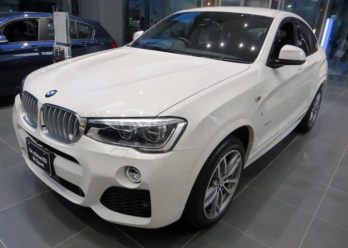 BMW X4 F26 (2014-2018) önden görünüm