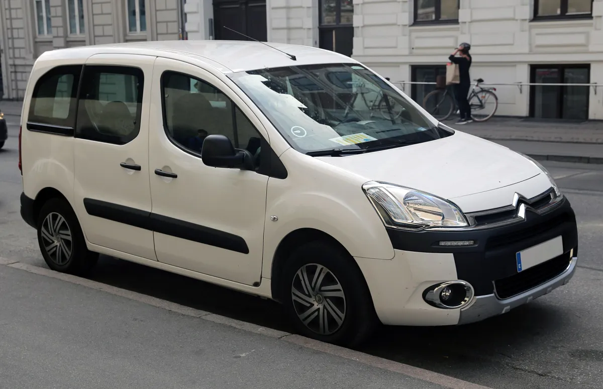 Citroen Berlingo B9 (2008-2018) önden görünüm