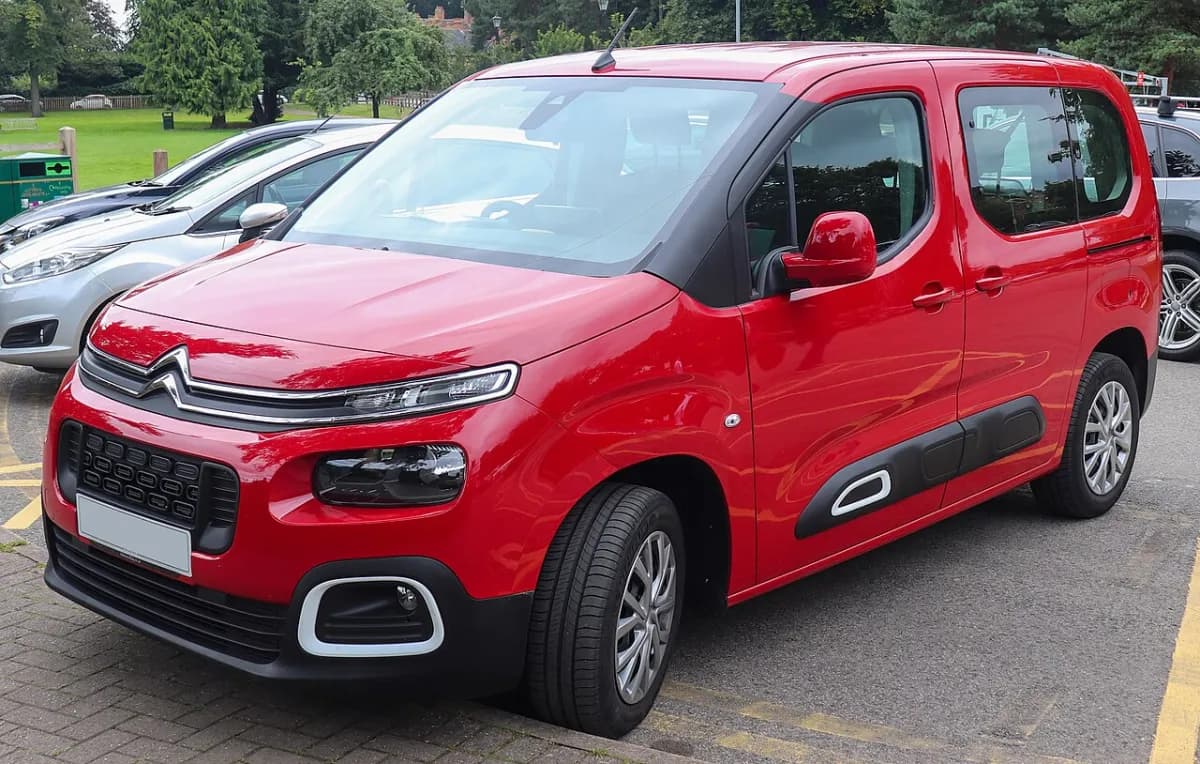 Citroen Berlingo K9 (2018-...) önden görünüm