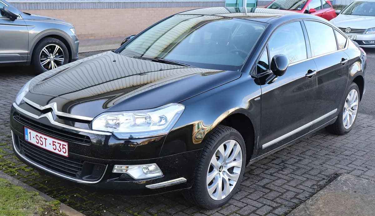 Citroen C5 X7 (2008-2017) önden görünüm