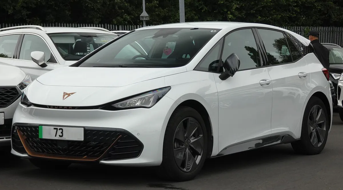 Cupra Born Born (2022-) önden görünüm