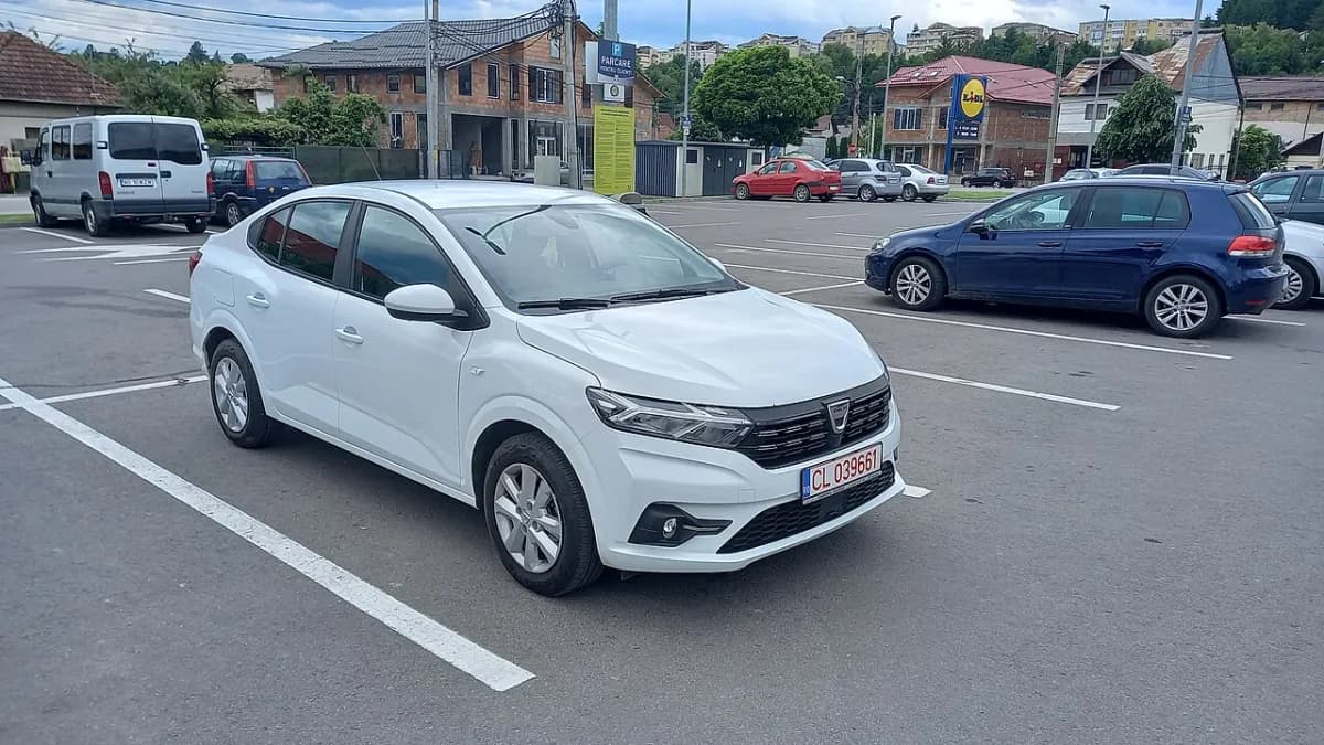 Dacia Logan Gen3 (2020-...) önden görünüm