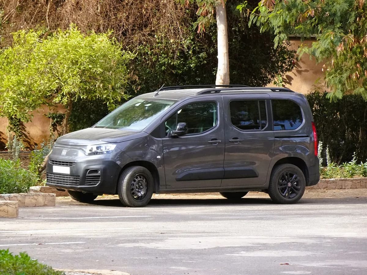 Fiat Doblo K9 (2022-...) önden görünüm