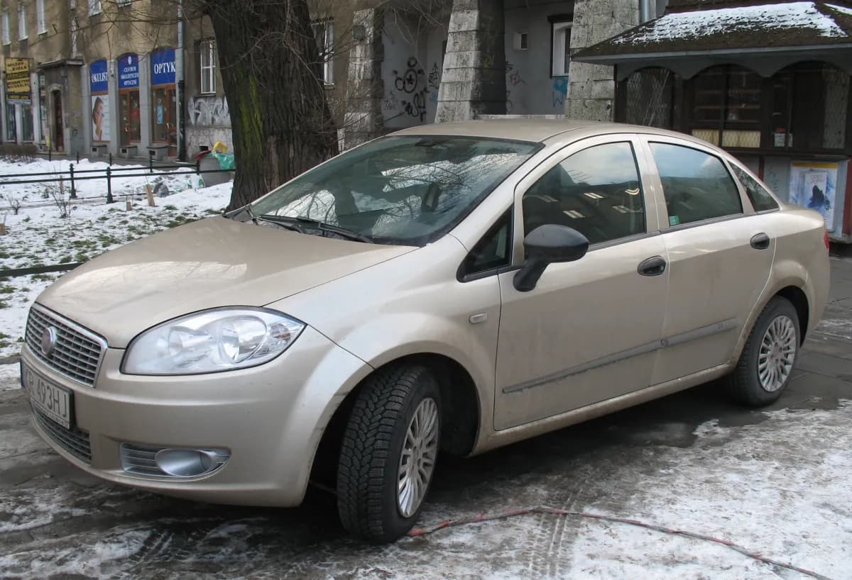 Fiat Linea 323 (2006-2018) önden görünüm