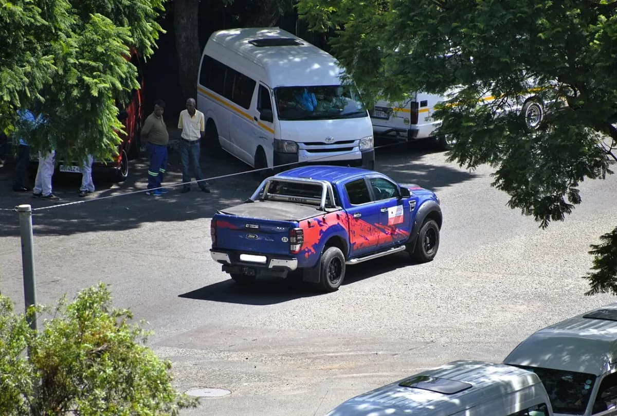 Ford Ranger T6.2 (2022-) önden görünüm
