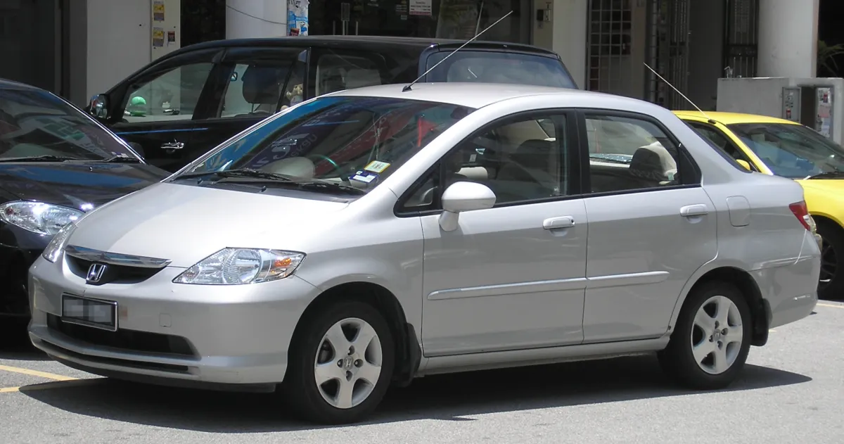 Honda City GD (2004-2008) önden görünüm