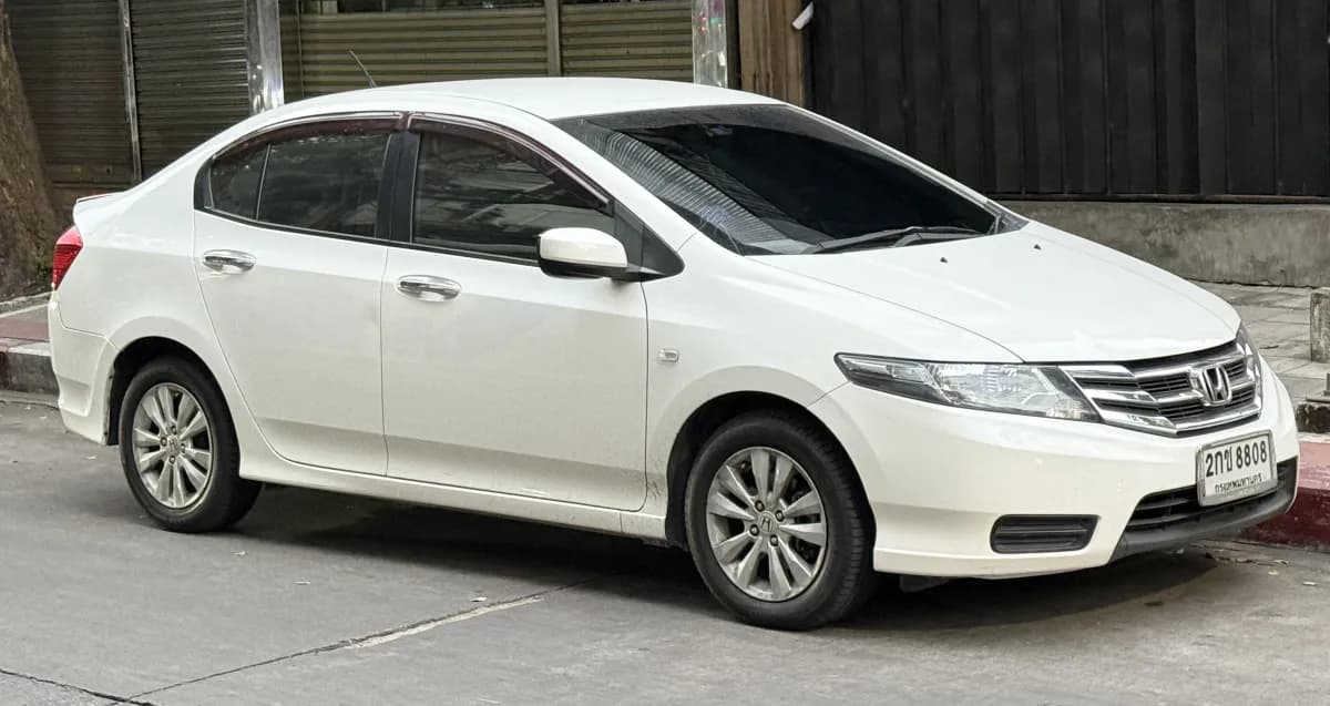 Honda City GM (2008-2013) önden görünüm