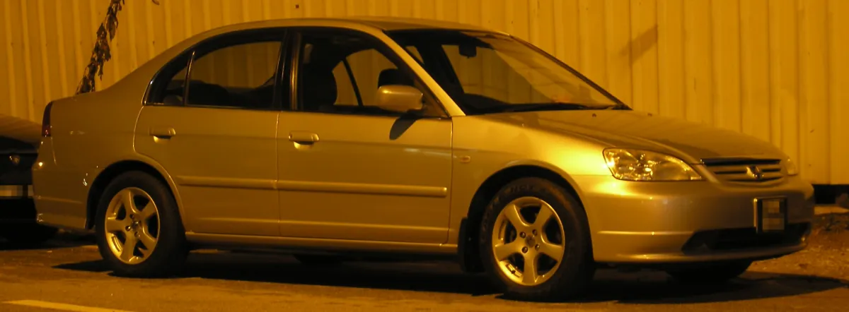 Honda Civic ES (2001-2006) önden görünüm