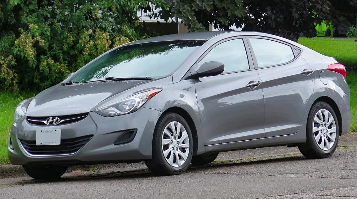 Hyundai Elantra MD (2010-2015) önden görünüm