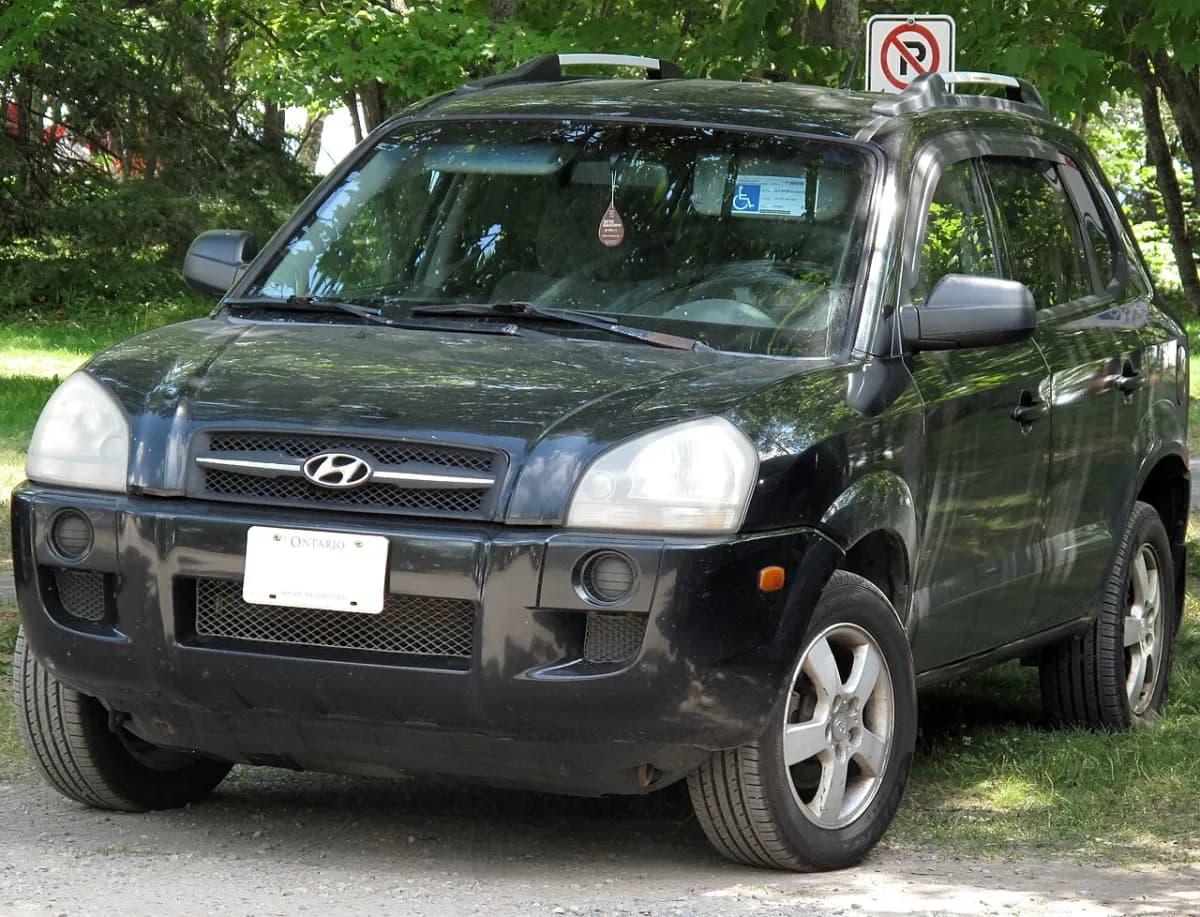 Hyundai Tucson JM (2004-2009) önden görünüm