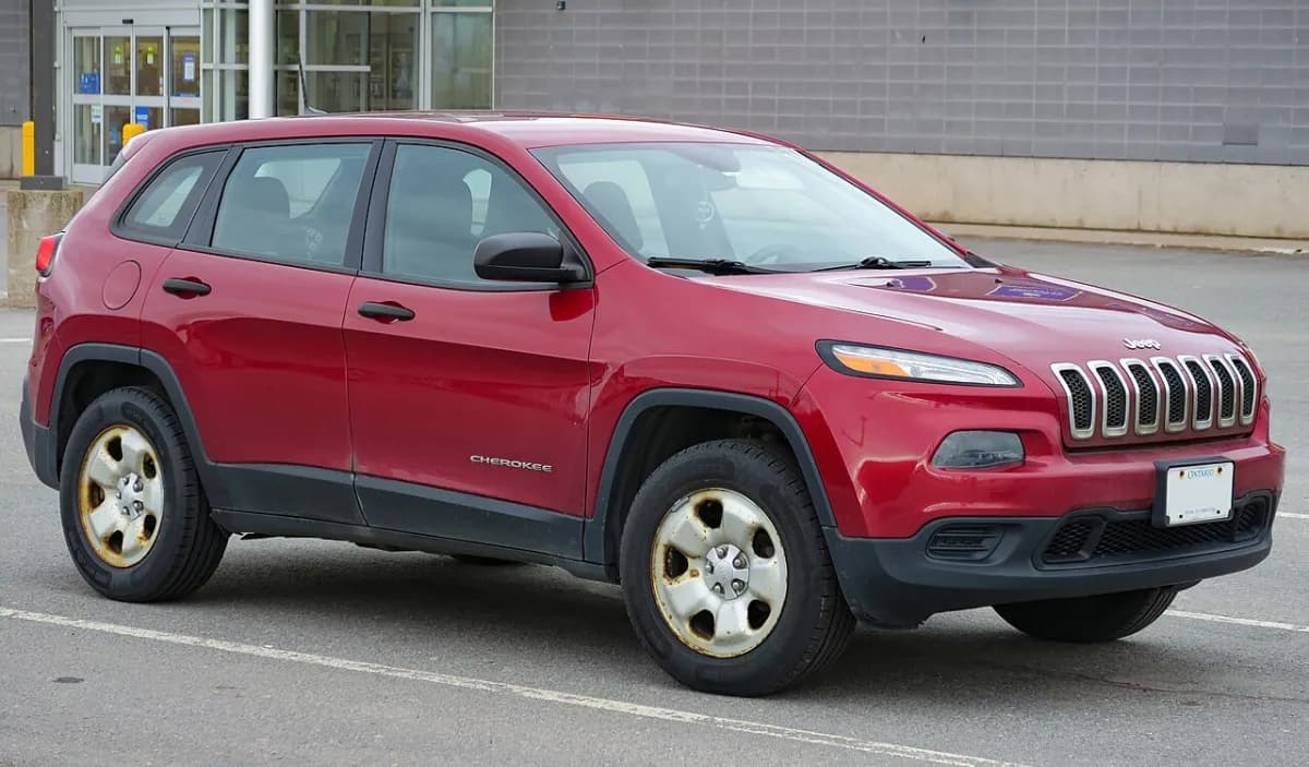 Jeep Cherokee KL (2013-2023) önden görünüm