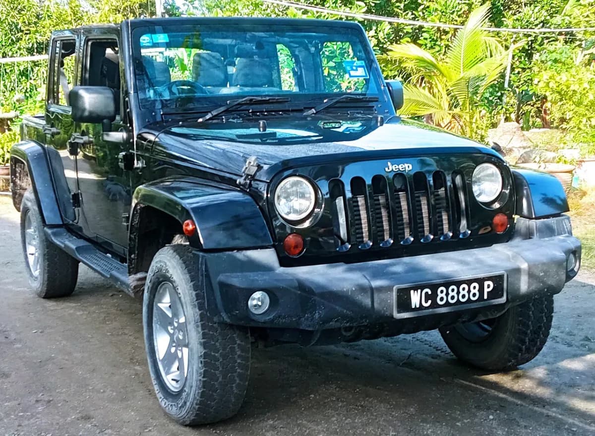Jeep Wrangler JK (2007-2018) önden görünüm