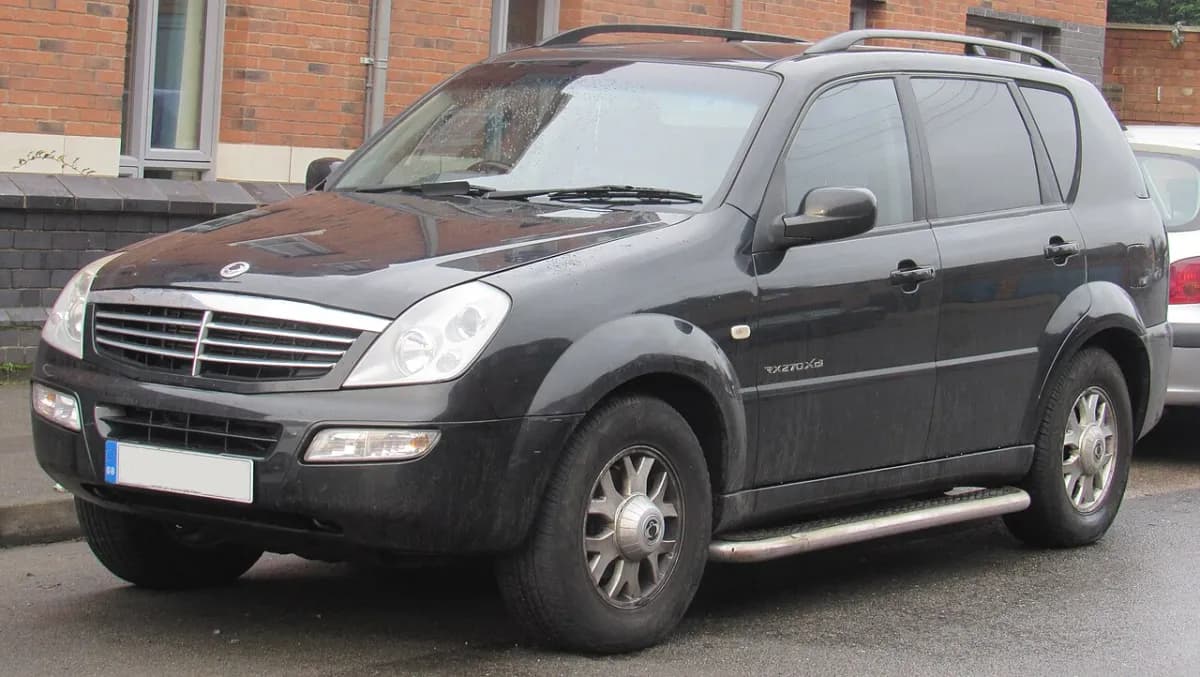 KGM Rexton RX (2001-2012) önden görünüm
