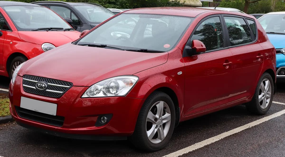 Kia Ceed ED (2006-2012) önden görünüm