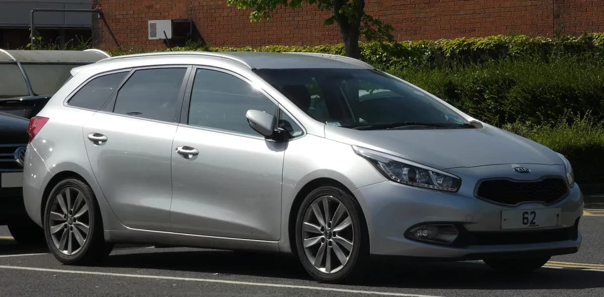 Kia Ceed JD (2012-2018) önden görünüm