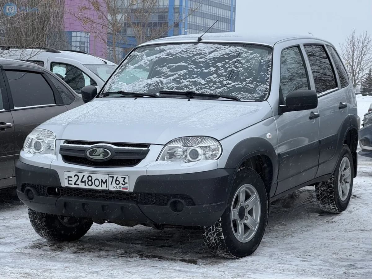 Lada Niva 2121 (1977-) önden görünüm