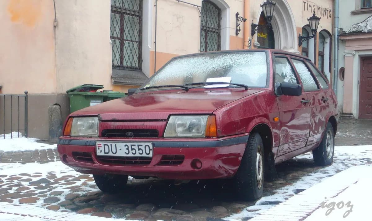 Lada Samara MK1 (1986-2004) önden görünüm