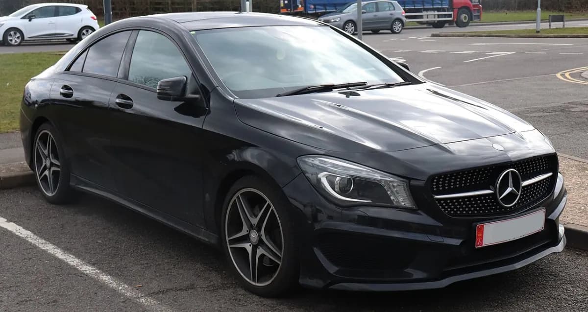 Mercedes-Benz CLA C117 (2013-2019) önden görünüm