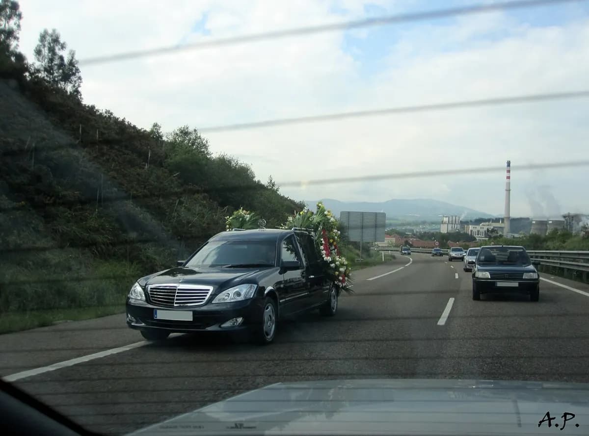Mercedes-Benz E-Serisi W210 (1995-2002) önden görünüm