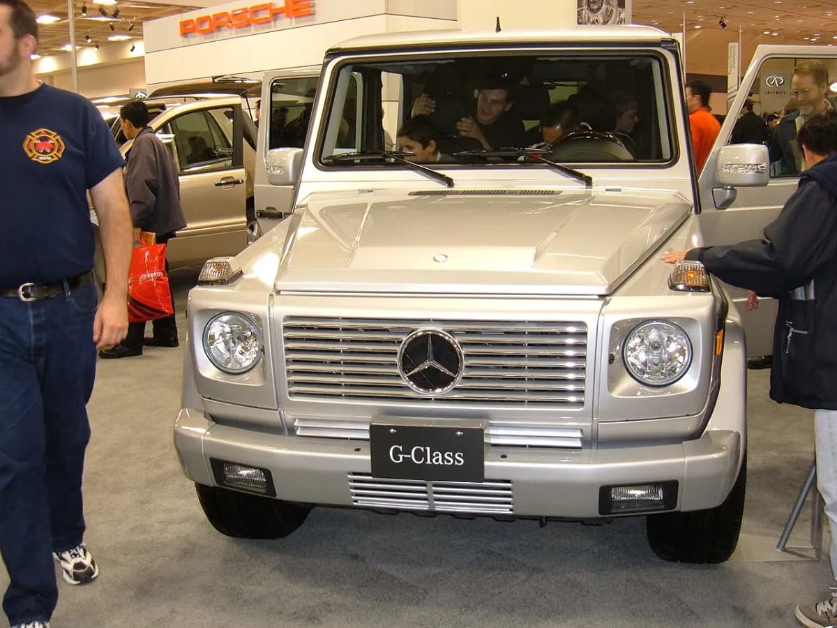 Mercedes-Benz G Serisi W463 (1990-2018) önden görünüm