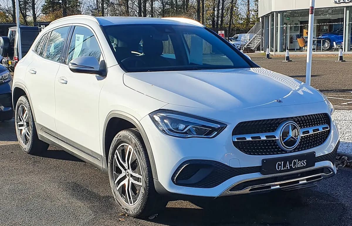 Mercedes-Benz GLA-Serisi H247 (2020-) önden görünüm
