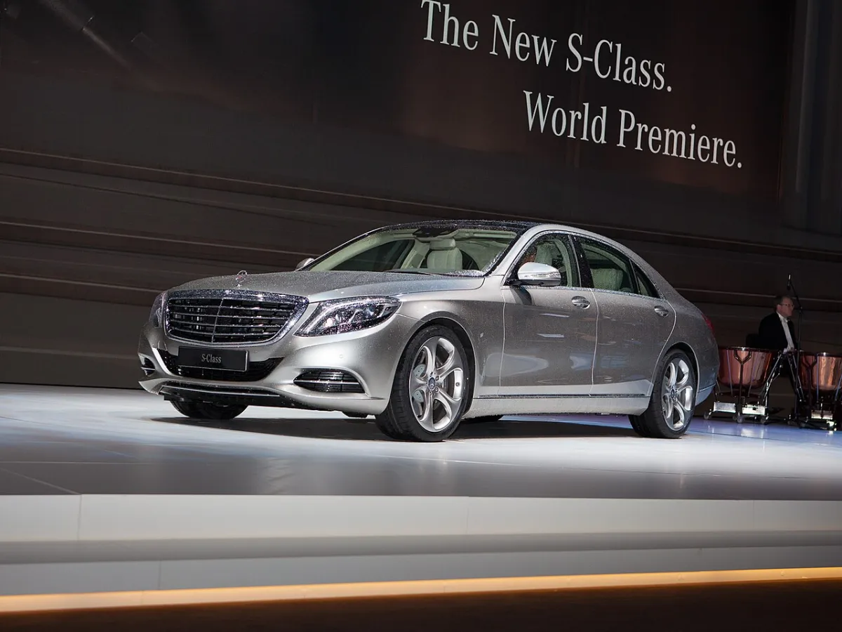 Mercedes-Benz S Serisi W222 (2013-2020) önden görünüm