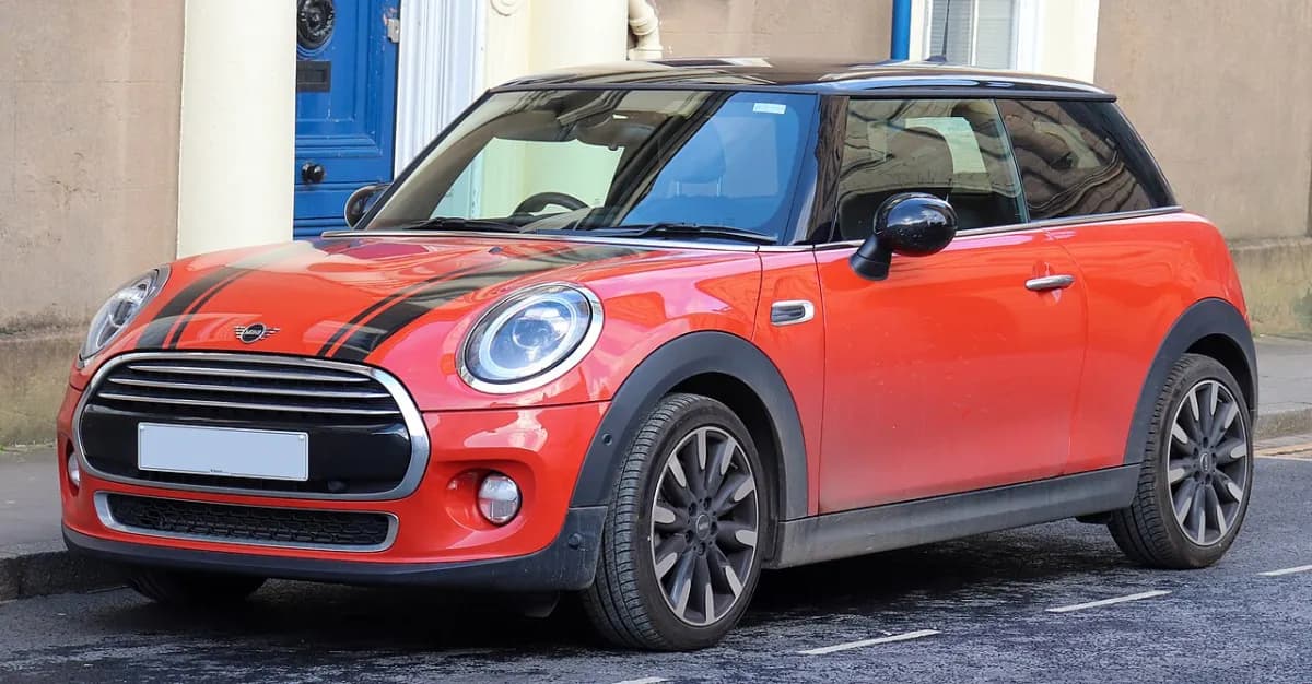 Mini Cooper F56 (2014-2024) önden görünüm