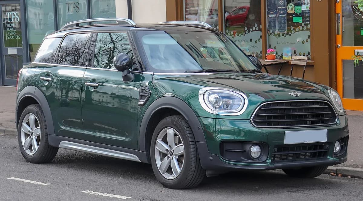 Mini Countryman F60 (2017-2024) önden görünüm