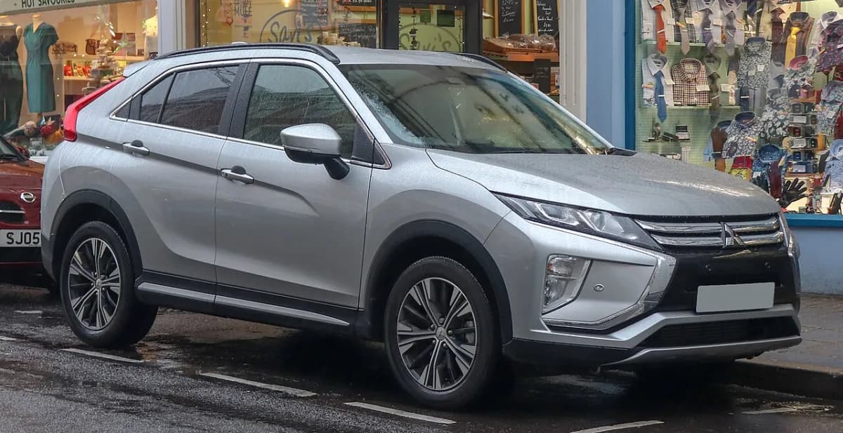 Mitsubishi Eclipse Cross GK (2018-) önden görünüm