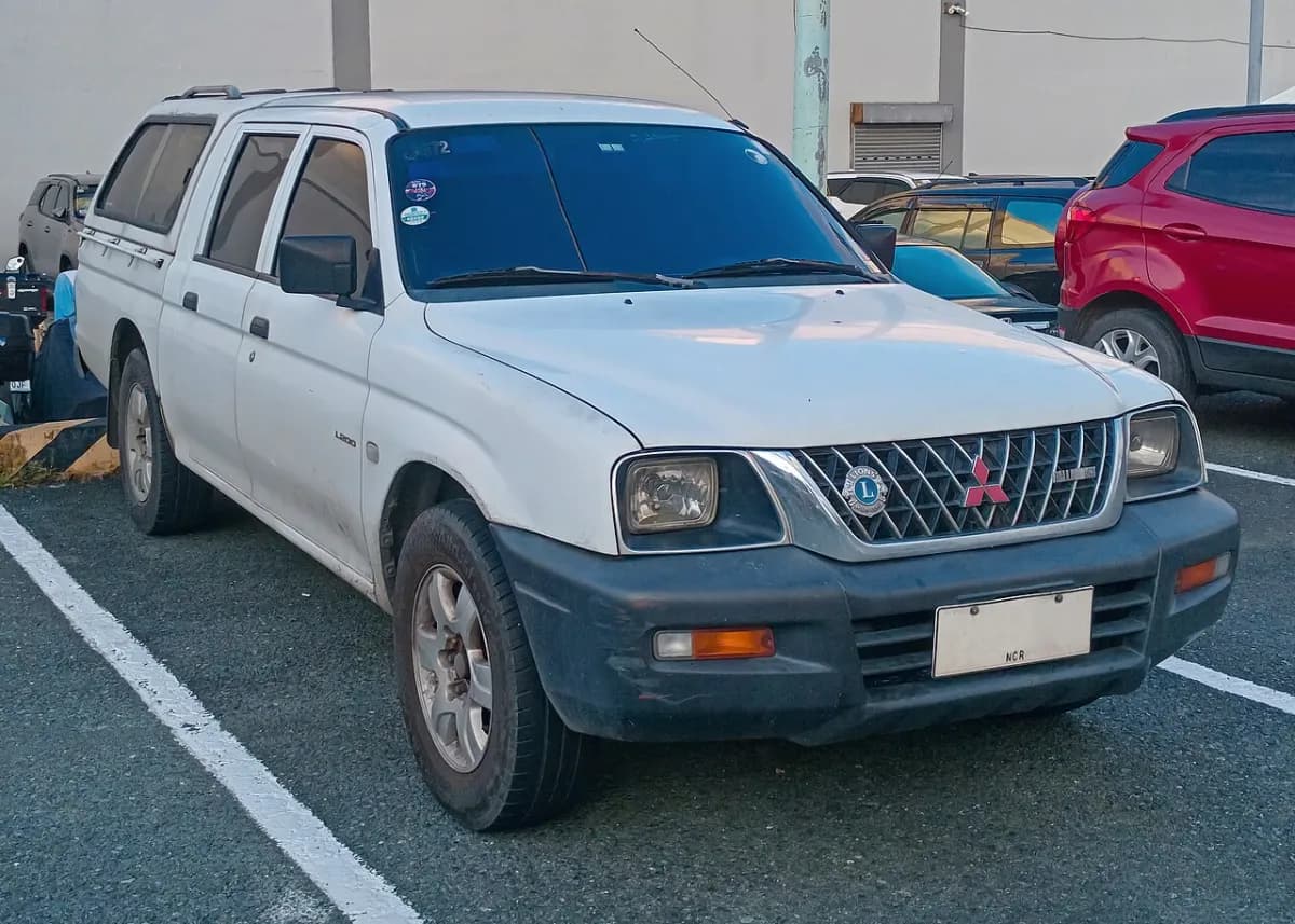Mitsubishi L200 KB (2006-2015) önden görünüm