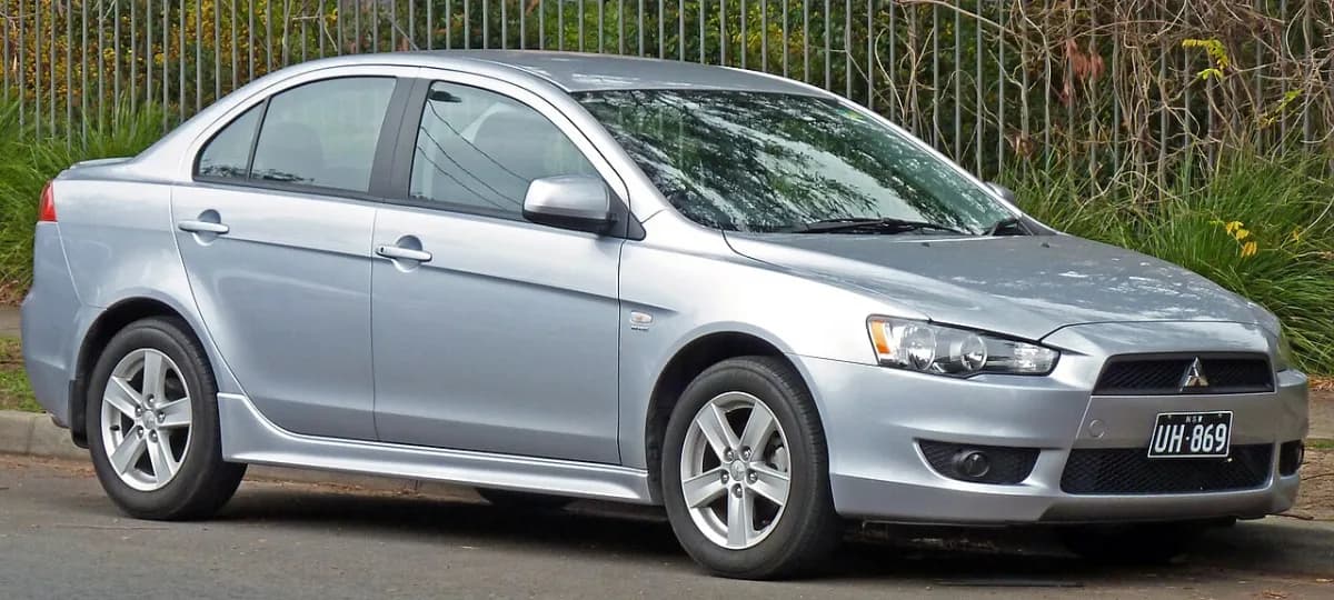 Mitsubishi Lancer CY (2008-2017) önden görünüm