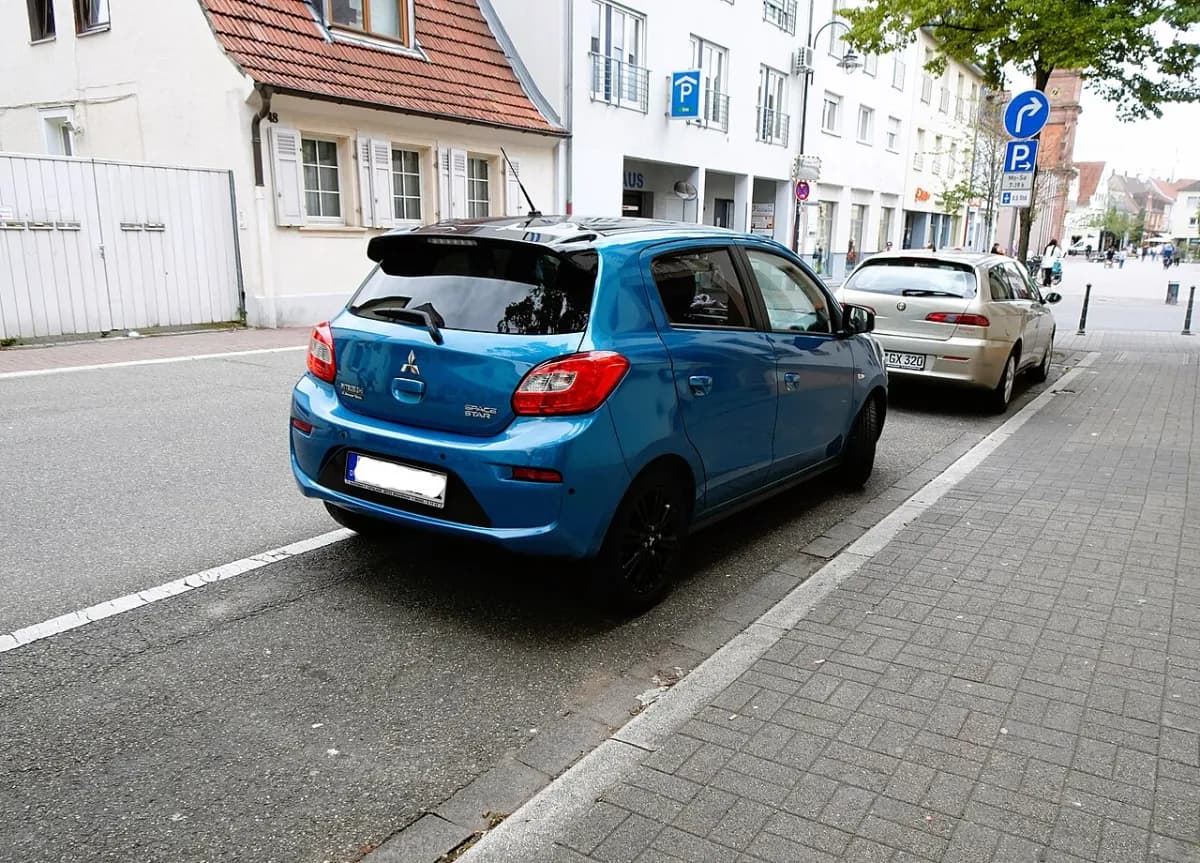 Mitsubishi Space Star A00 (2013-2021) önden görünüm