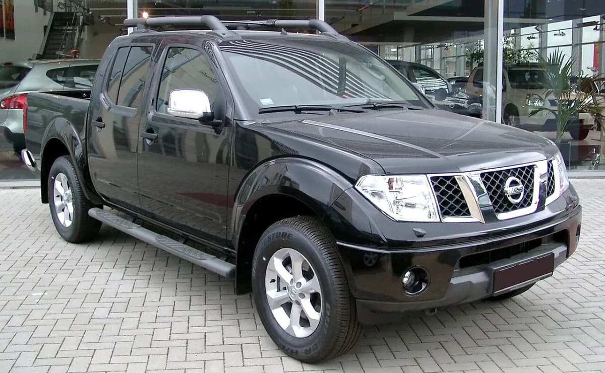 Nissan Navara D40 (2005-2015) önden görünüm