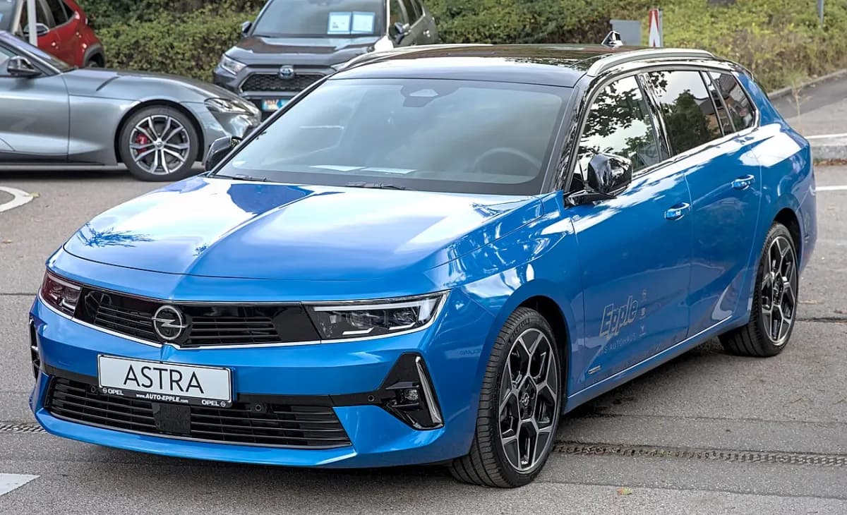 Opel Astra L (2021-...) önden görünüm