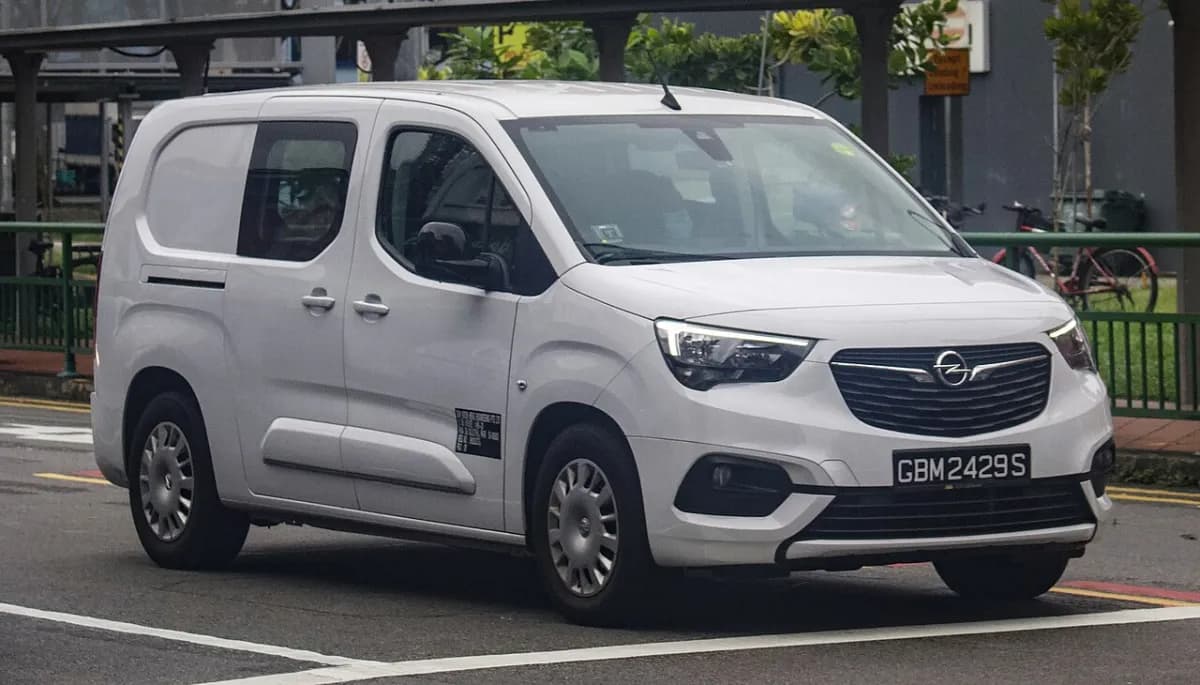 Opel Combo K9 (2018-...) önden görünüm