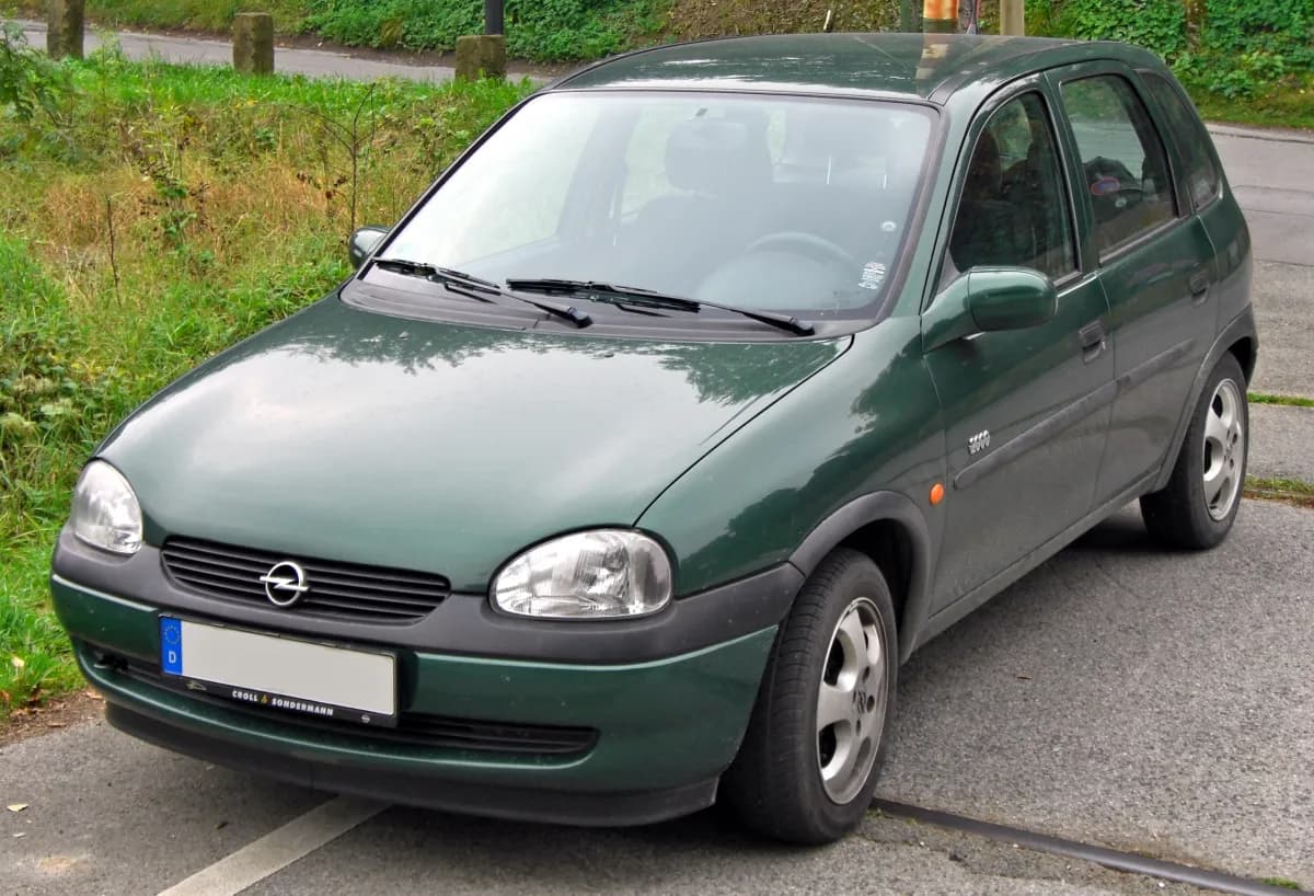 Opel Corsa B (1993-2000) önden görünüm