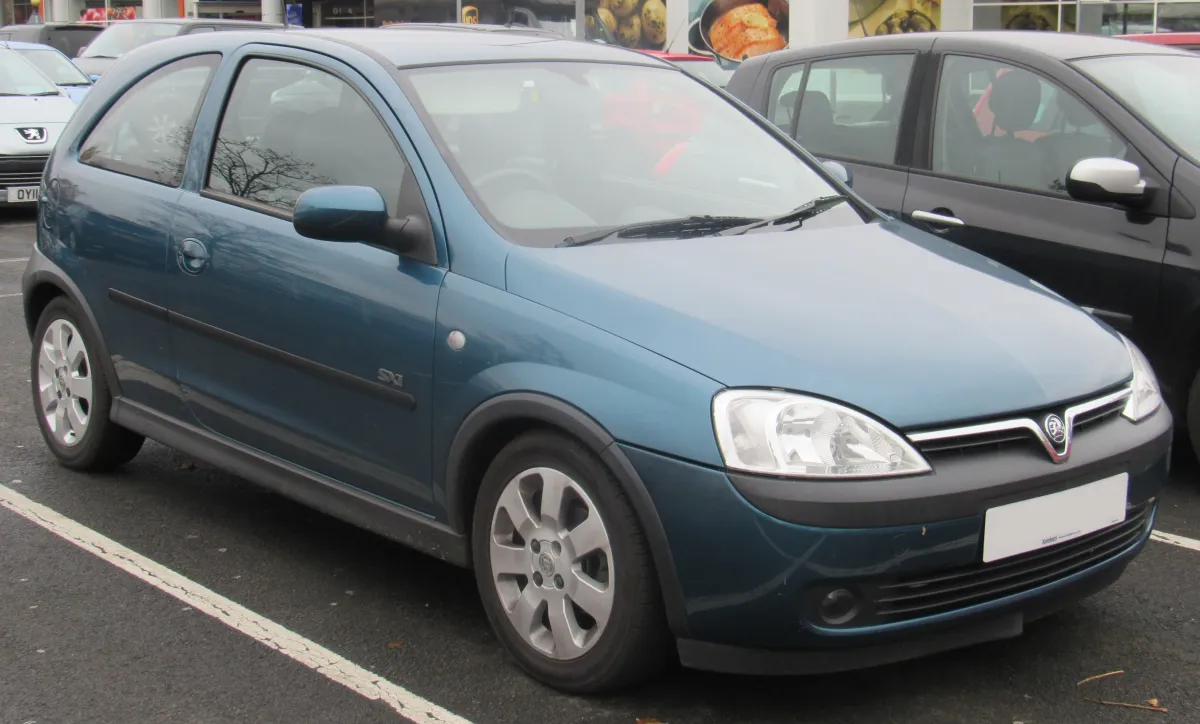 Opel Corsa C (2000-2006) önden görünüm