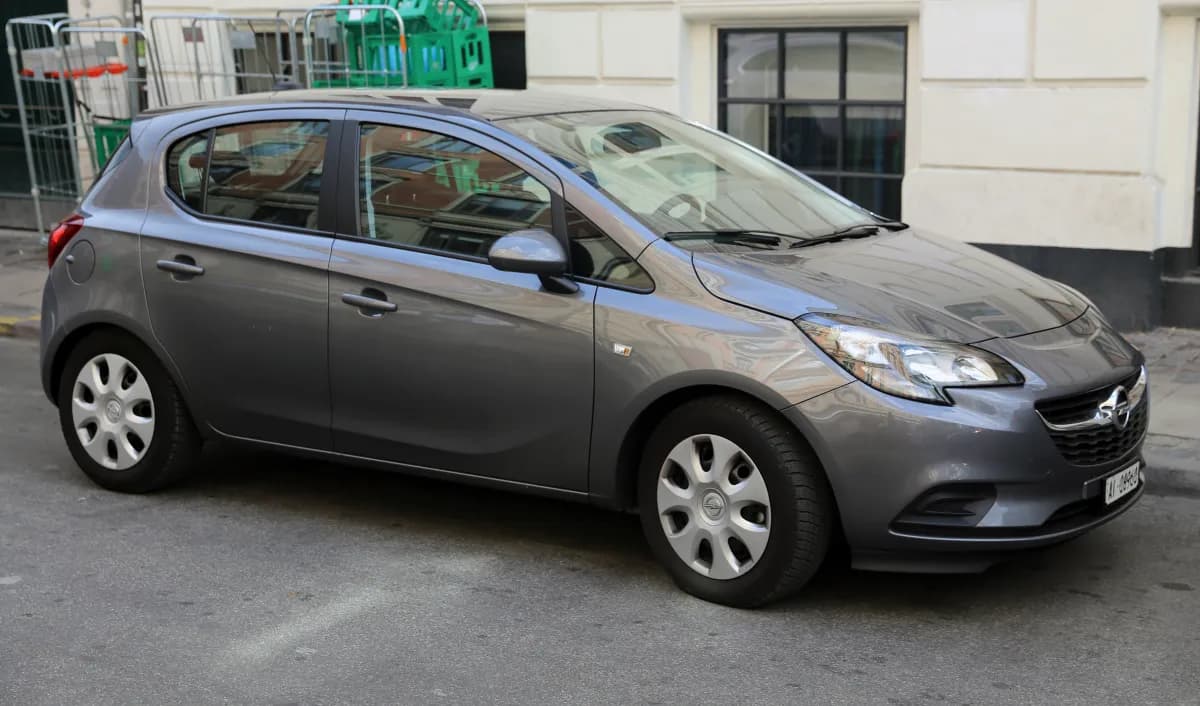 Opel Corsa E (2014-2019) önden görünüm