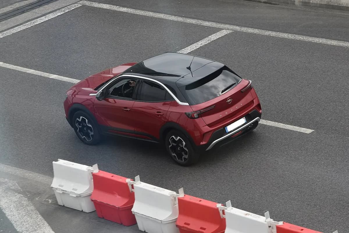 Opel Mokka B (2020-...) önden görünüm