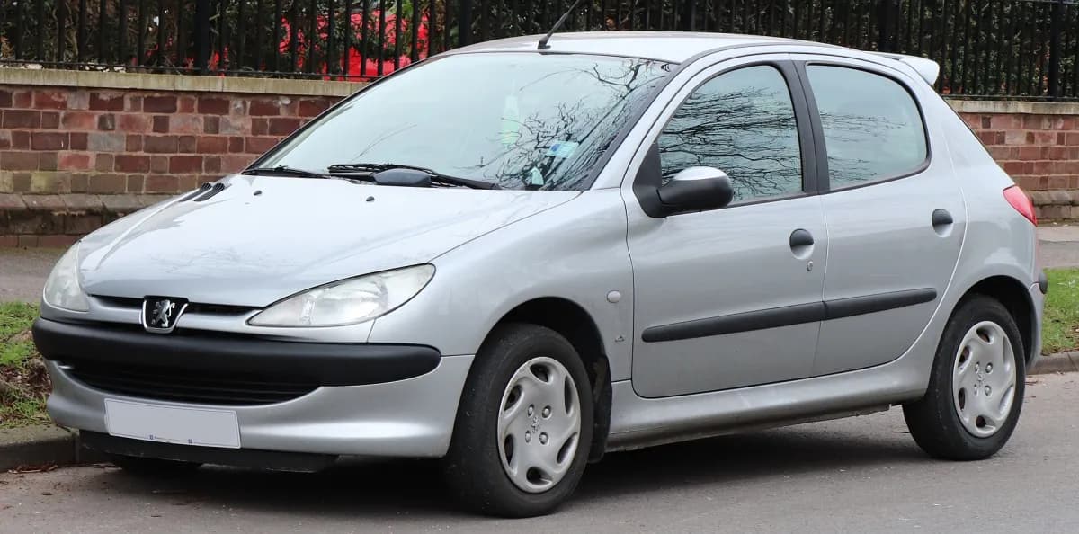 Peugeot 206 MK1 (1998-2009) önden görünüm