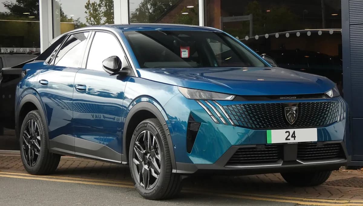 Peugeot 3008 P64 (2024-...) önden görünüm