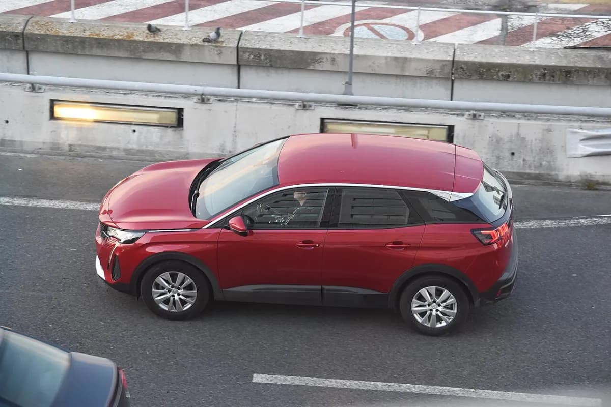 Peugeot 3008 P84 (2016-2023) önden görünüm