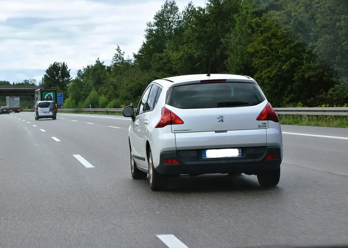 Peugeot 3008 T84 (2009-2016) önden görünüm